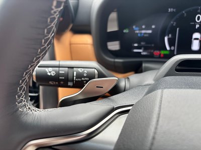 2025 Lexus LX thumbnail 24