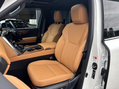 2025 Lexus LX thumbnail 52