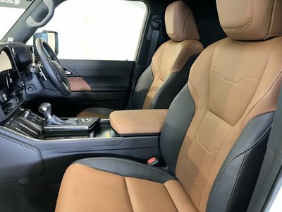 2025 Lexus GX photo 13