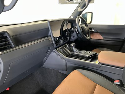 2025 Lexus GX photo 12
