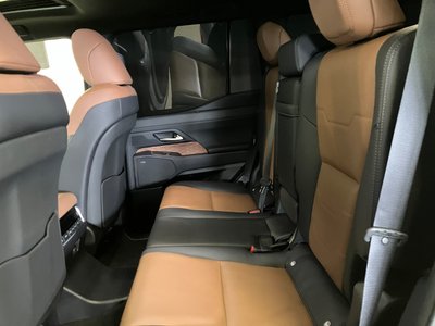 2025 Lexus GX photo 14