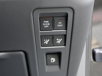 2026 Lexus LM thumbnail 31