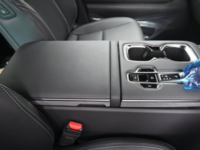 2026 Lexus LM thumbnail 32