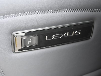 2026 Lexus LM thumbnail 44