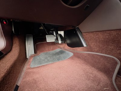 2016 Aston Martin DB9 — миниатюра 50