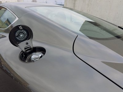 2016 Aston Martin DB9 — миниатюра 12