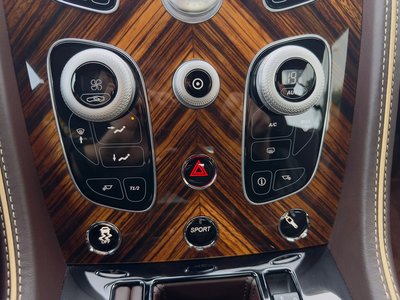 2016 Aston Martin DB9 — миниатюра 38
