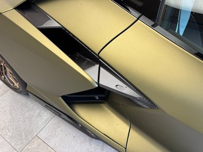 صورة 37 لـ 2024 Lamborghini REVUELTO
