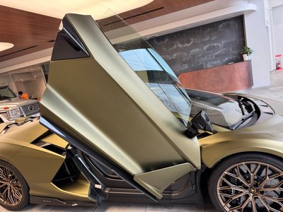 صورة 26 لـ 2024 Lamborghini REVUELTO