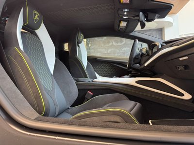 صورة 25 لـ 2024 Lamborghini REVUELTO