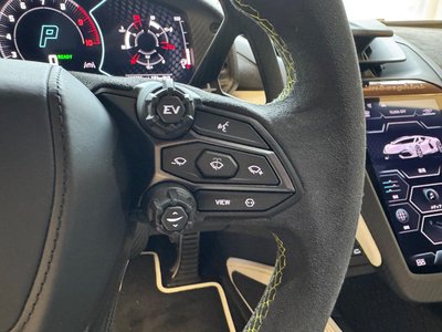 صورة 53 لـ 2024 Lamborghini REVUELTO
