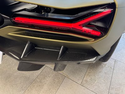 صورة 35 لـ 2024 Lamborghini REVUELTO