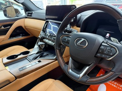 2024 Lexus LX thumbnail 25