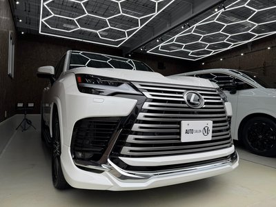 2024 Lexus LX photo 5