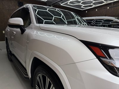 2024 Lexus LX thumbnail 19