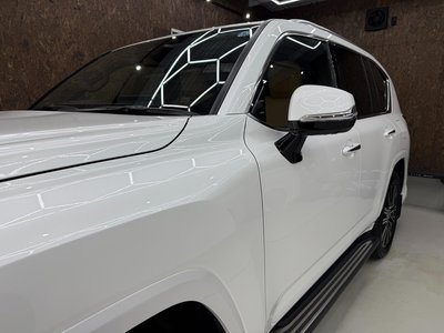 2024 Lexus LX photo 9