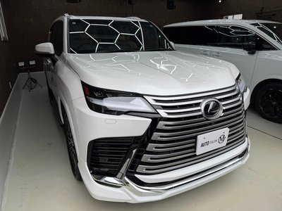 2024 Lexus LX photo 6