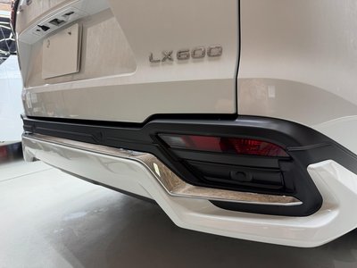 2024 Lexus LX photo 16