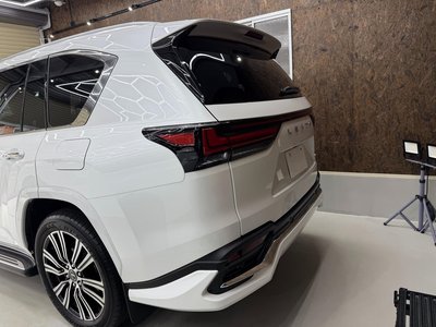 2024 Lexus LX photo 13