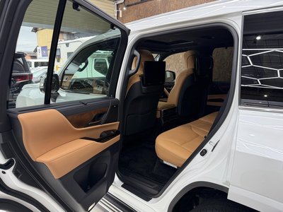 2024 Lexus LX thumbnail 34