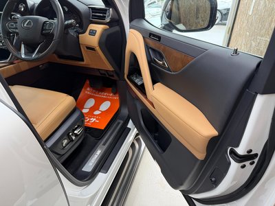 2024 Lexus LX thumbnail 21