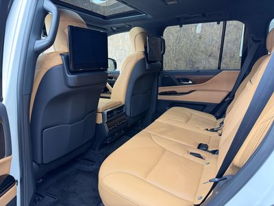 2024 Lexus LX thumbnail 35