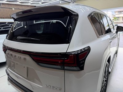 2024 Lexus LX photo 15