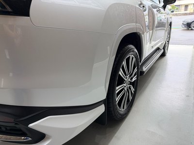 2024 Lexus LX thumbnail 18