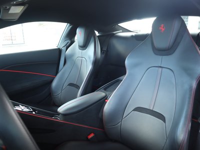 صورة 13 لـ 2021 Ferrari ROMA