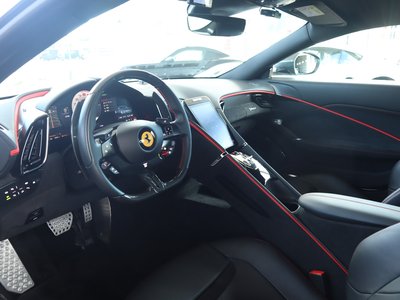 صورة 15 لـ 2021 Ferrari ROMA