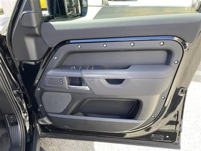 2023 LAND Rover DEFENDER thumbnail 30