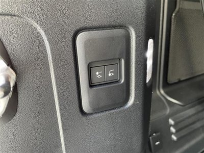 2023 LAND Rover DEFENDER thumbnail 17