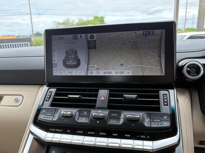 2025 Toyota LAND CRUISER 300 thumbnail 40