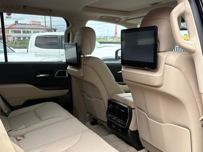 2025 Toyota LAND CRUISER 300 thumbnail 21