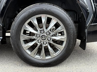 صورة 15 لـ 2025 Toyota LAND CRUISER 300