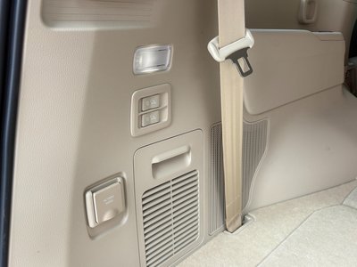 2025 Toyota LAND CRUISER 300 thumbnail 28