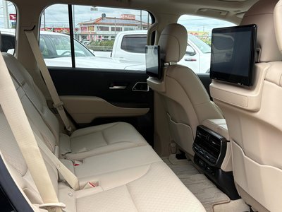 2025 Toyota LAND CRUISER 300 thumbnail 22
