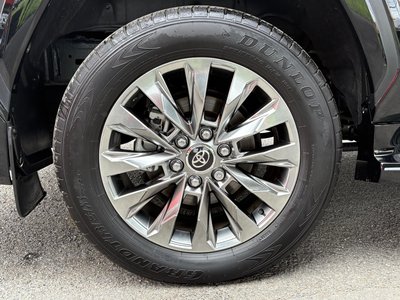 صورة 14 لـ 2025 Toyota LAND CRUISER 300