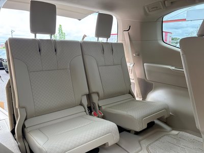 2025 Toyota LAND CRUISER 300 thumbnail 26