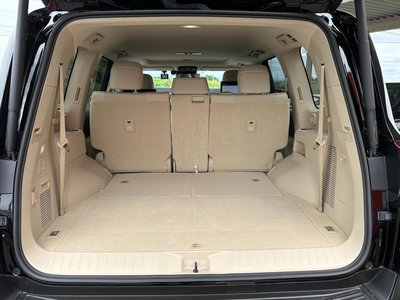 2025 Toyota LAND CRUISER 300 thumbnail 27