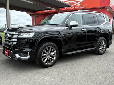 صورة 4 لـ 2025 Toyota LAND CRUISER 300