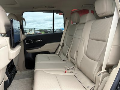 2025 Toyota LAND CRUISER 300 thumbnail 31
