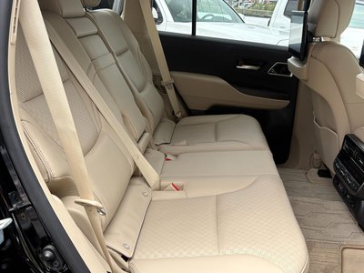 2025 Toyota LAND CRUISER 300 thumbnail 23