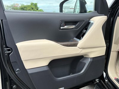 2025 Toyota LAND CRUISER 300 thumbnail 36