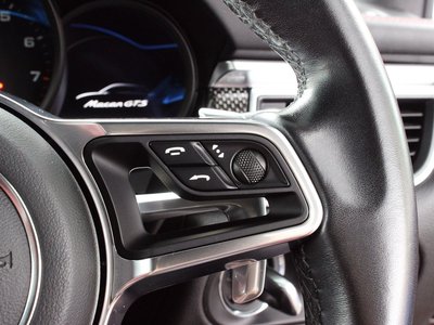 2018 Porsche MACAN thumbnail 35