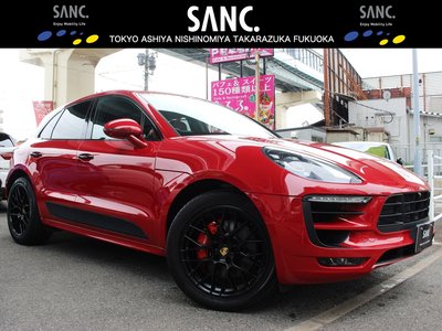 2018 Porsche MACAN photo 1