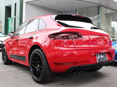 2018 Porsche MACAN thumbnail 31