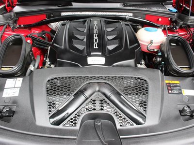 2018 Porsche MACAN thumbnail 18