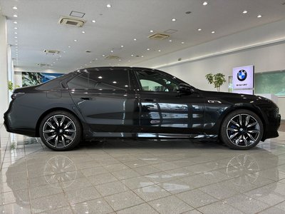 2025 BMW I7 photo 3