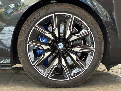 2025 BMW I7 thumbnail 47